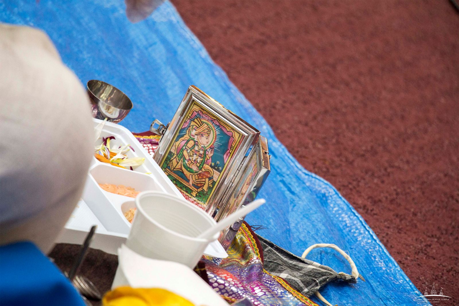 ©1987-2017 SKS Swaminarayan Temple East London